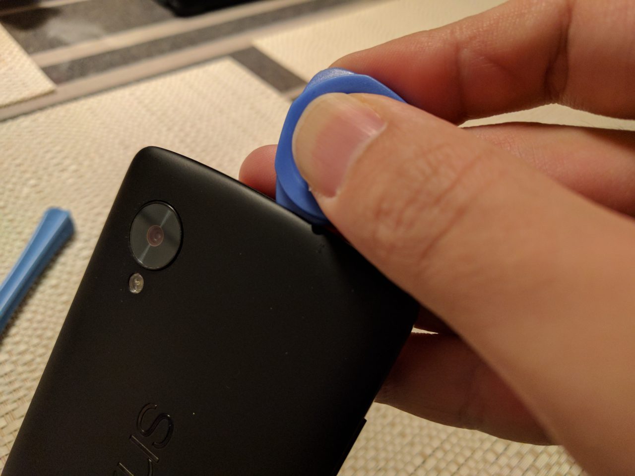 Nexus 5のバッテリー交換